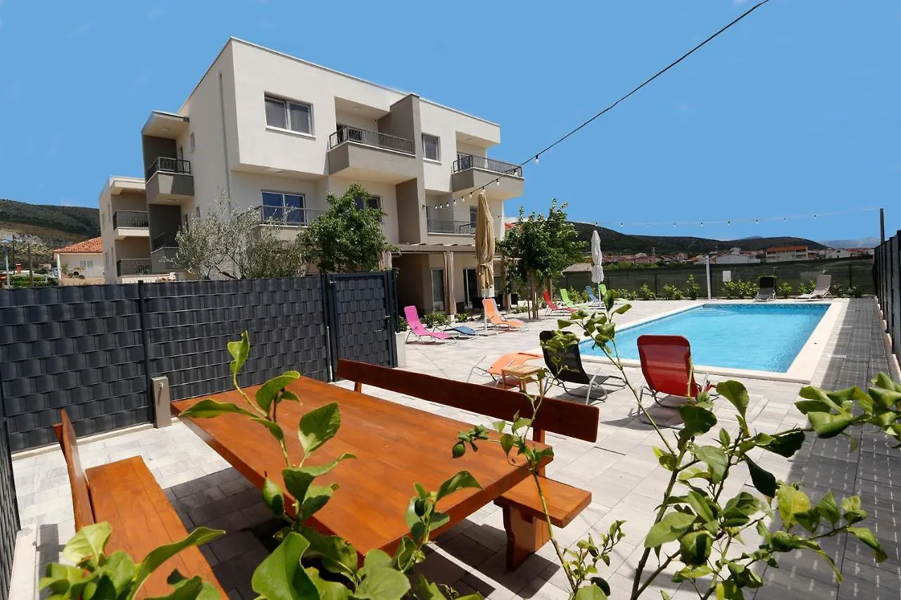 Bulli Croatia Otel Donji Seget Konukevi