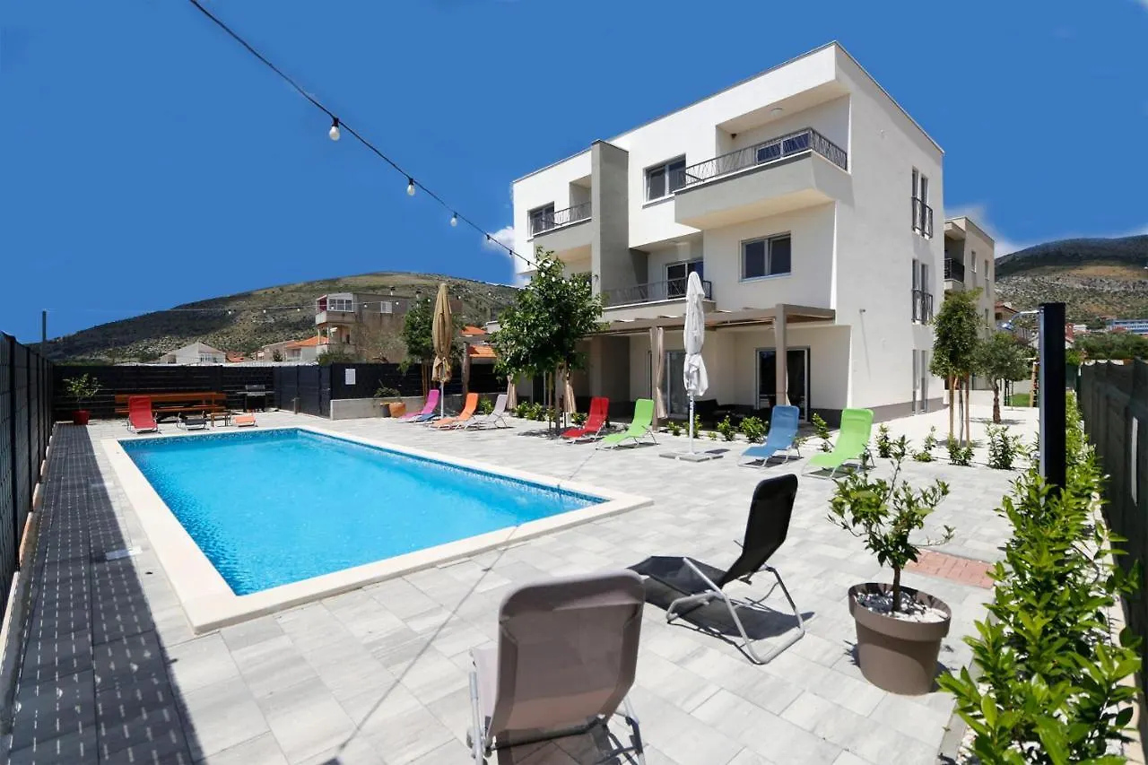 **** Konukevi Bulli Croatia Otel Donji Seget Hırvatistan